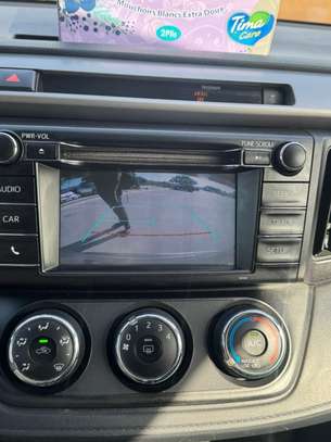 TOYOTA RAV4 2016 image 9