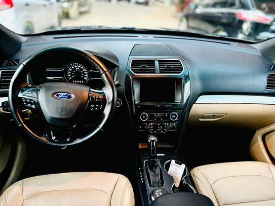 Location Ford Explorer image 13
