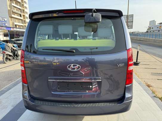 Hyundai  Grand Starex 15 places image 9