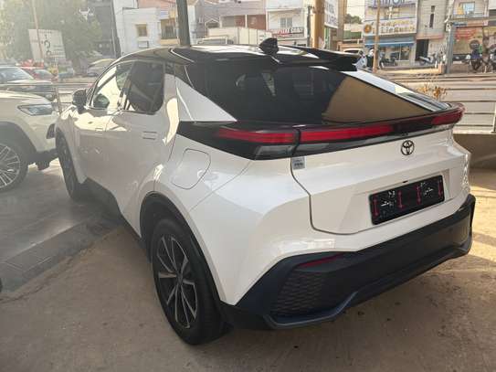 Toyota CHR Hybride SUV Blanc 2024 image 3