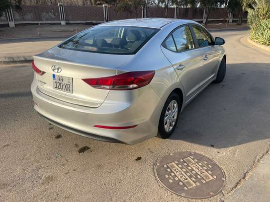 Magnifique Hyundai Elantra 2017 image 8