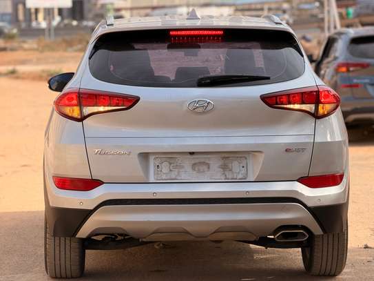 Hyundai Tucson 2017 image 2