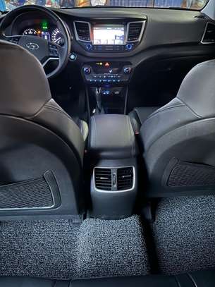 Hyundai Tucson Limited 2017 image 7