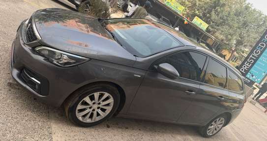 Peugeot 308 2018 image 2