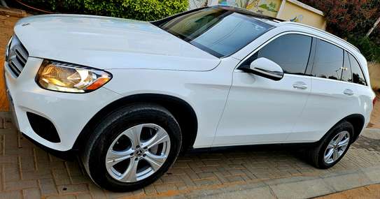2018 Mercedes GLC 300 image 1