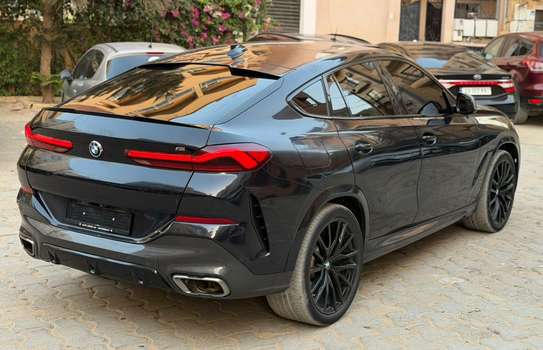 BMW X6 M50i Année 2022 Full Options image 14