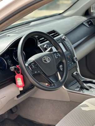 TOYOTA CAMRY LE 2017 image 7