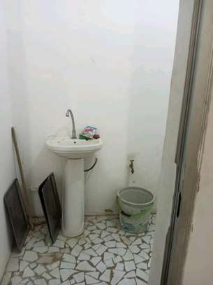 Magasin à louer à la cité Biagui Yoff image 9