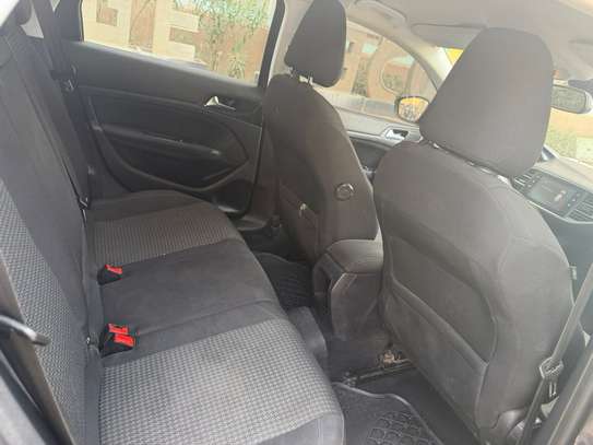 Peugeot 308 2018 image 10