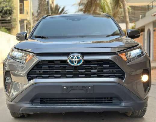 Toyota rv4  Anneee 2019 image 1