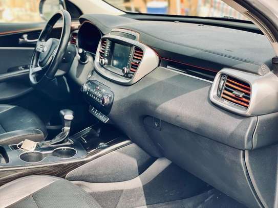 KIA SORENTO image 6