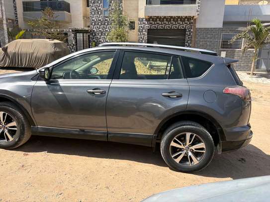 Toyota RAV4 2017 image 7