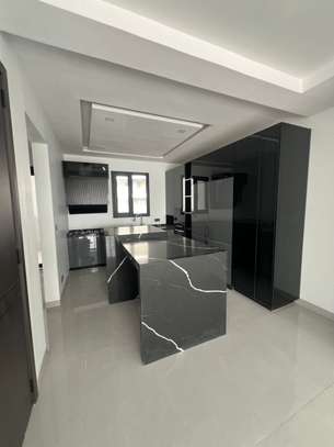 Appartement neuf 4 chambres à louer aux Almadie image 2