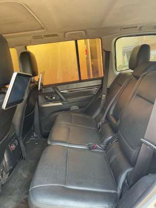 mitsubishi pajero image 5