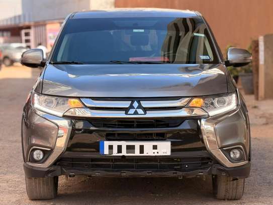 Mitsubishi outlander 2018 image 2