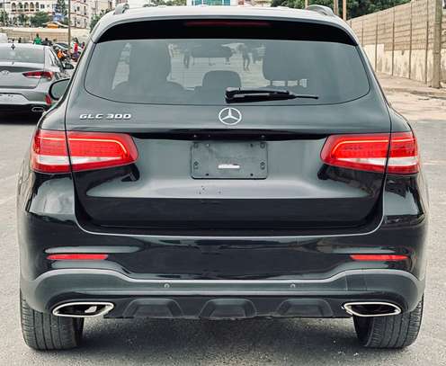 Mercedes-Benz GLC 300 AMG Pack image 6