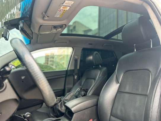 Hyundai Tucson diesel image 6