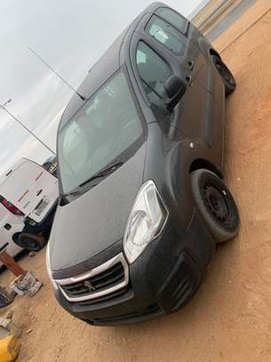 Peugeot Partner 5 places image 2