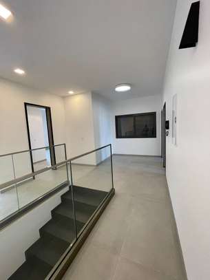 Splendides Duplex à Louer aux Almadies image 12
