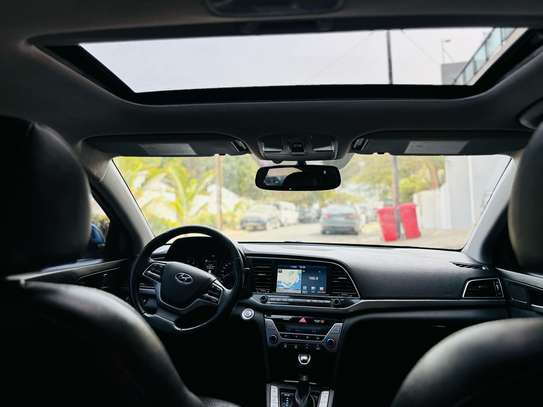 Hyundai elantra 2017 image 3