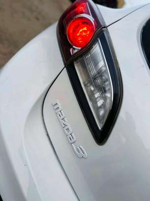 Mazda 3 Blanc Essence Toit Ouvrant Compact image 13