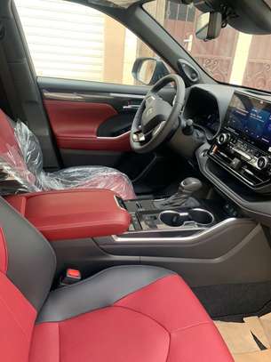 Toyota Highlander 2025 hybride image 6