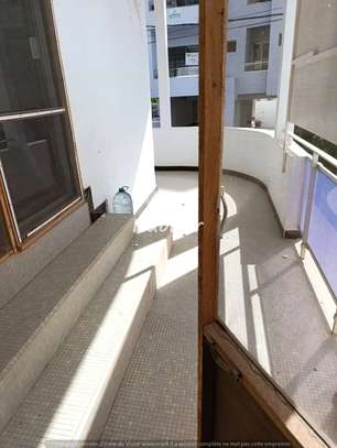 Villa R+1 à louer au Point E image 5
