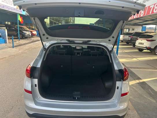 Hyundai Tucson diesel 2020 Full options image 13