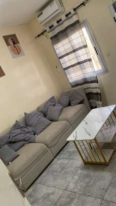 Appartement entier F3 climatisé spacieux et confortable image 1