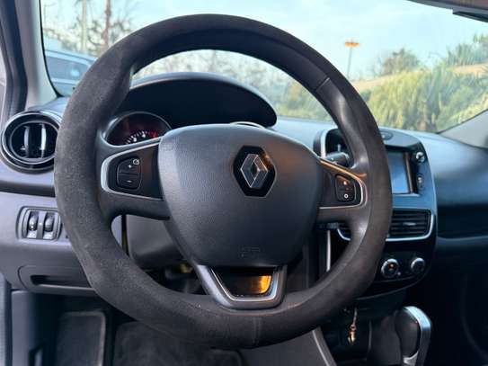 Renault clio image 3