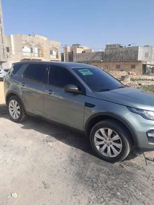 Land rover discovery image 2