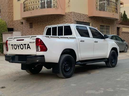 Toyota Hilux 0kM image 7
