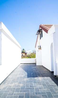 Villa 4 Chambres à Louer – Almadies, Résidence Sécurisée image 14