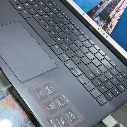 LG Gram 16 Ultra 7 2to ssd image 4