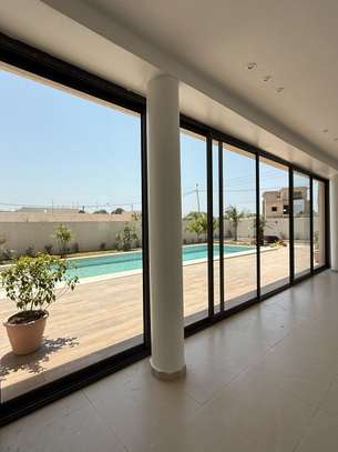 Belle villa toute neuve  sise saly,très moderne… image 8