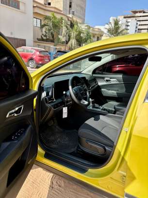 KIA SPORTAGE image 8