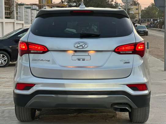 HYUNDAI SANTA FE 2017 image 4