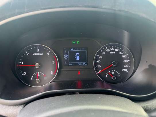 TRÈS BELLE KIA SPORTAGE image 4