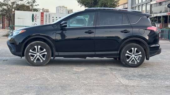TOYOTA RAV4 (4x4) image 6