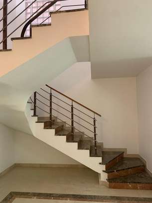 Appartement duplex accès piscine jardin privé Fann Résidence image 6