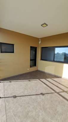 APPARTEMENT F4 A LOUER A NGOR image 2