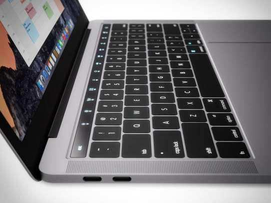 MacBook Pro Touch Bar i5 2019 image 3