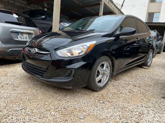 Hyundai Accent image 1