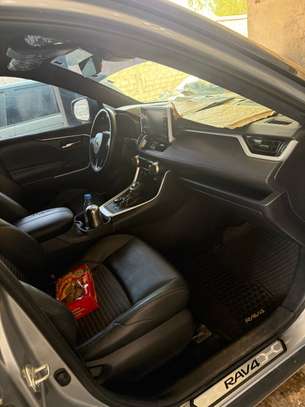Toyota Rav 4 2021 image 5