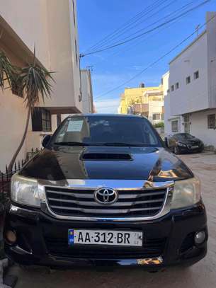 Toyota Hilux image 2