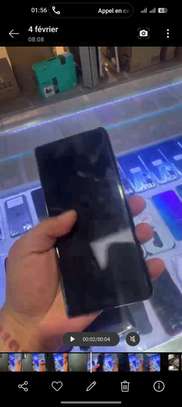 Honor Magic V2 smartphone pliable noir grand écran image 4