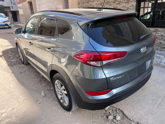 Hyundai Tucson Limited image 2