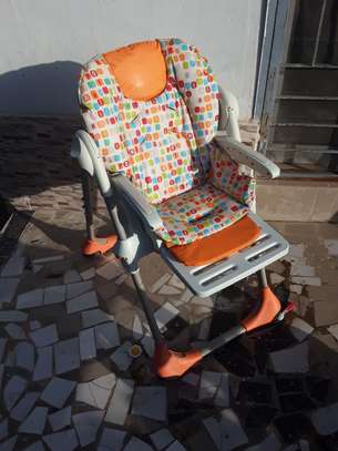 Chaise haute bébé image 1