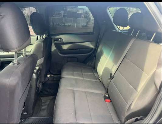 Location Ford Escape Carrée 04 Cylindres image 6