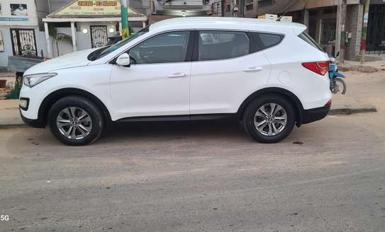 Hyundai Santa Fe 4x4 blanc SUV spacieux image 11